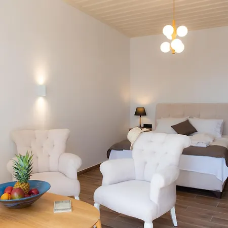 White & Black Platis Gialos (Sifnos)