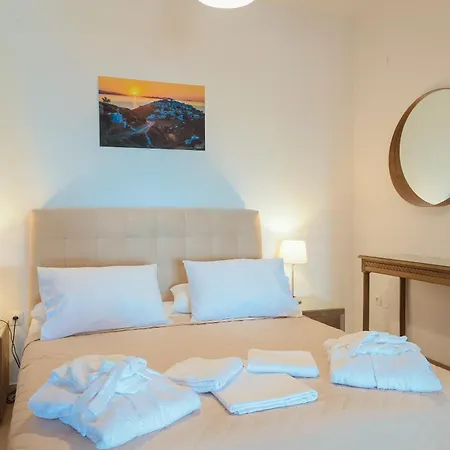 White & Black Aparthotel 3*