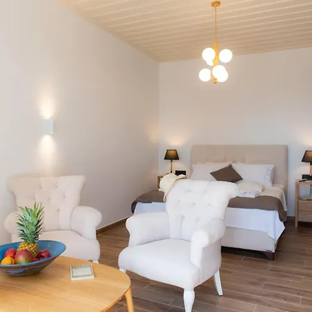 White & Black Aparthotel