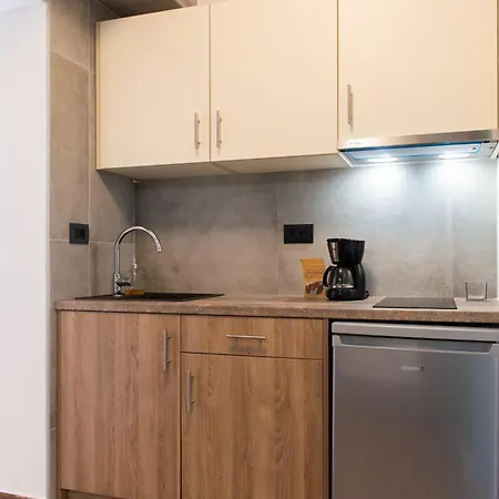 White & Black Aparthotel Platis Gialos (Sifnos)