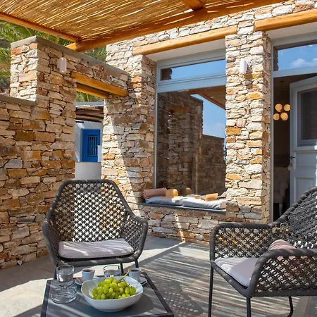 Aparthotel White & Black 3*