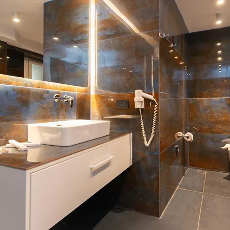 White & Black 3* Platis Gialos (Sifnos)