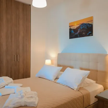 White & Black Aparthotel Platis Gialos (Sifnos)