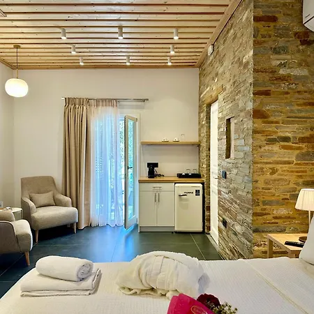 Apartahotel White & Black Platis Gialos (Sifnos)
