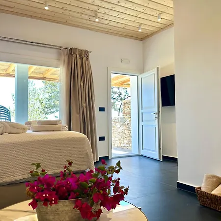 White & Black Apartahotel 3*