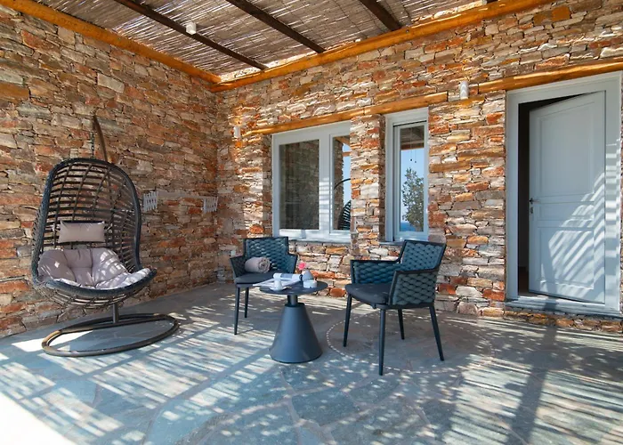 White & Black 3* Platis Gialos (Sifnos)