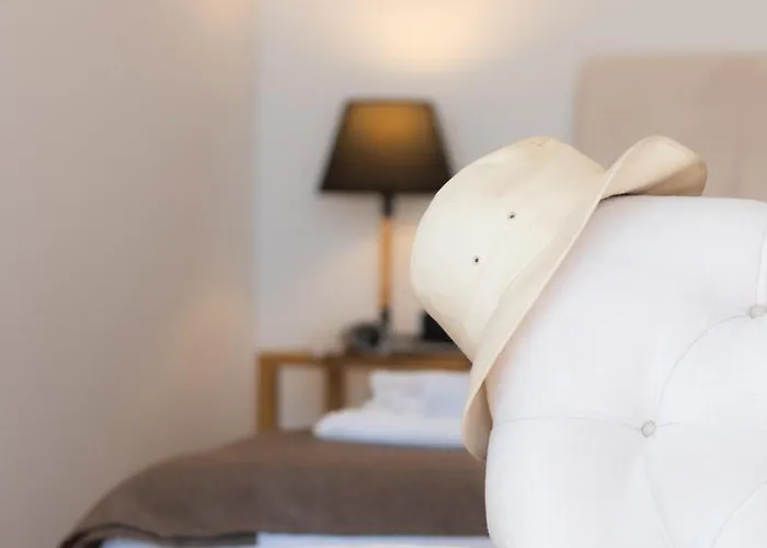 White & Black 公寓式酒店 3*