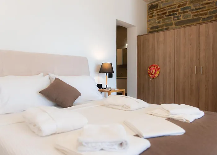 White & Black Platis Gialos (Sifnos)