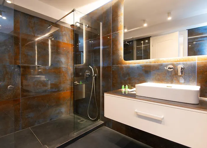 White & Black 3* Platis Gialos (Sifnos)