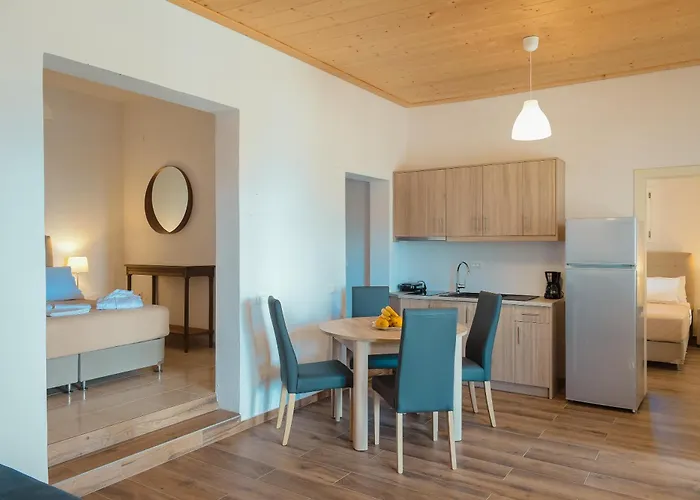 公寓式酒店 White & Black